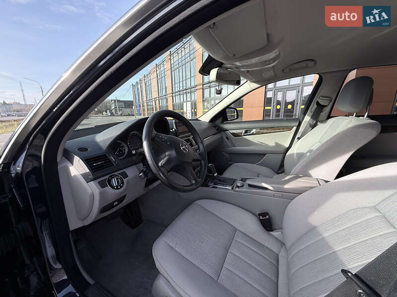 Седан Mercedes-Benz C-Class 2008 в Луцке
