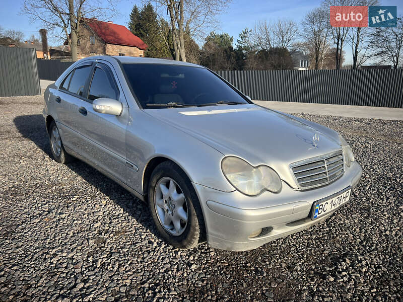 Седан Mercedes-Benz C-Class 2002 в Львове