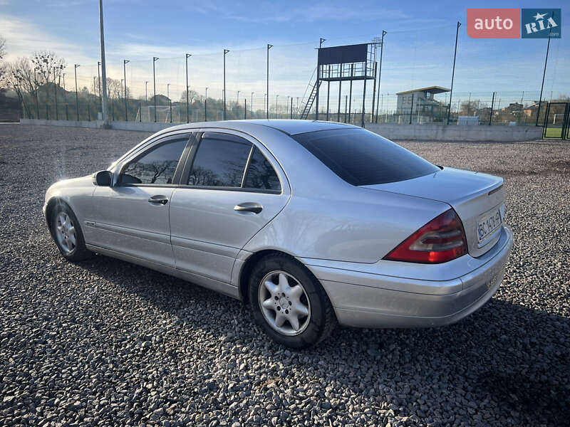 Седан Mercedes-Benz C-Class 2002 в Львове