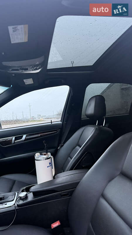 Седан Mercedes-Benz C-Class 2012 в Гайсине