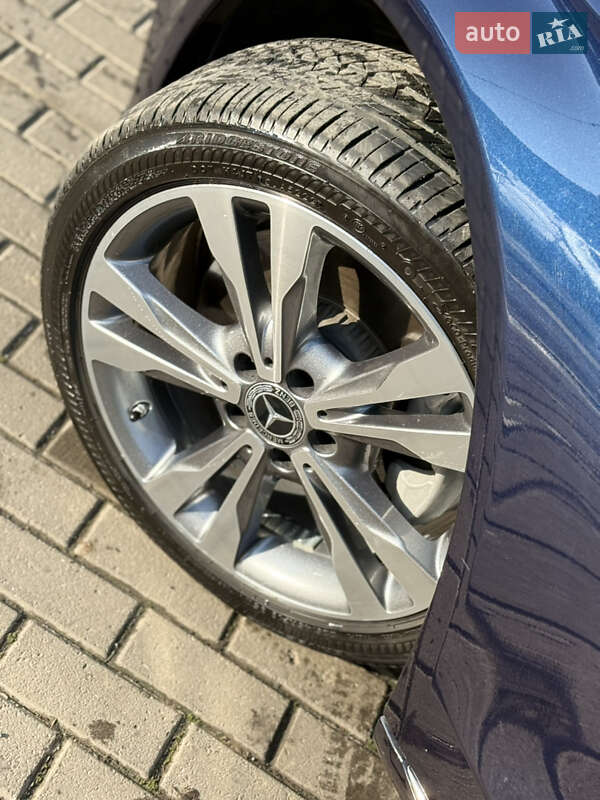 Седан Mercedes-Benz C-Class 2019 в Ужгороде