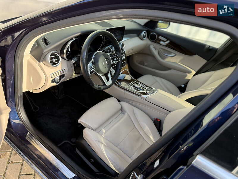 Седан Mercedes-Benz C-Class 2019 в Ужгороде