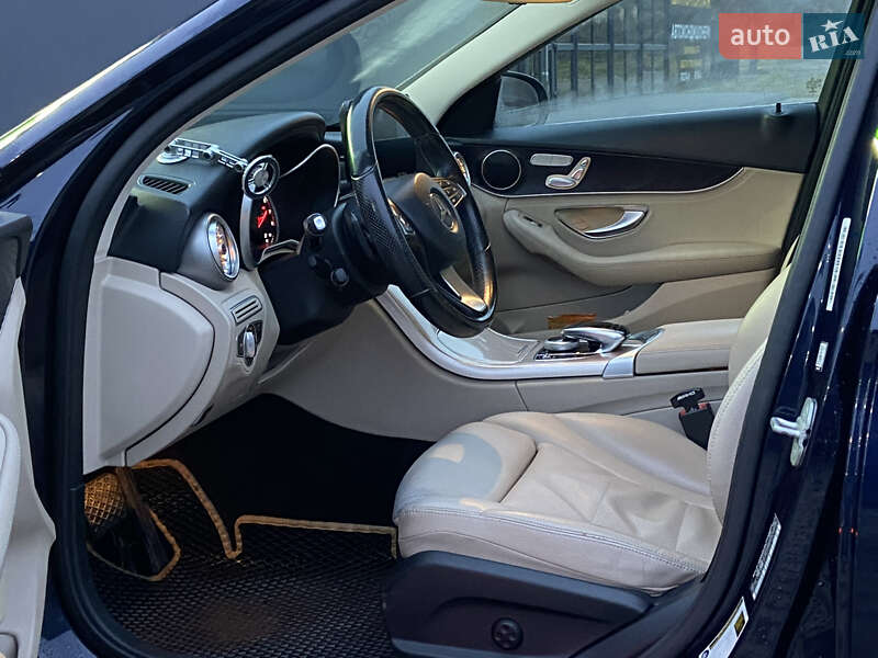 Седан Mercedes-Benz C-Class 2015 в Львові