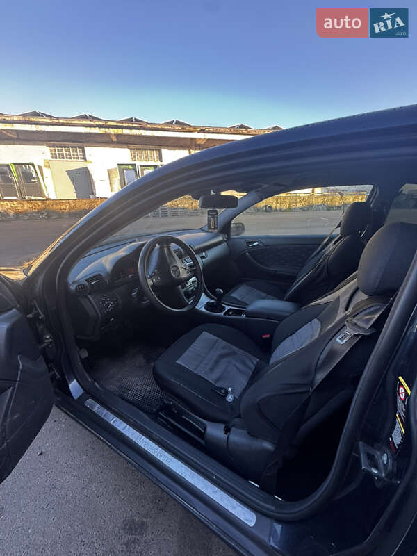 Купе Mercedes-Benz C-Class 2003 в Львове