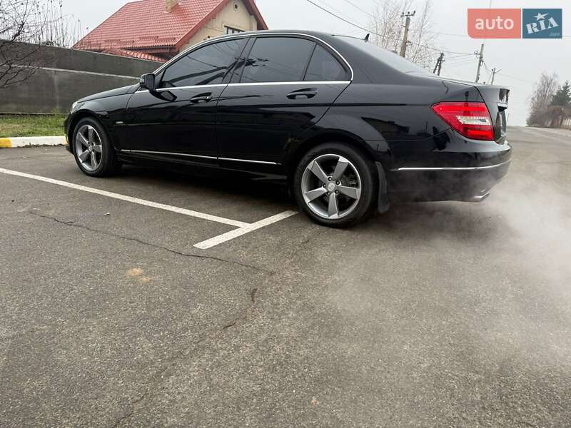 Седан Mercedes-Benz C-Class 2011 в Киеве