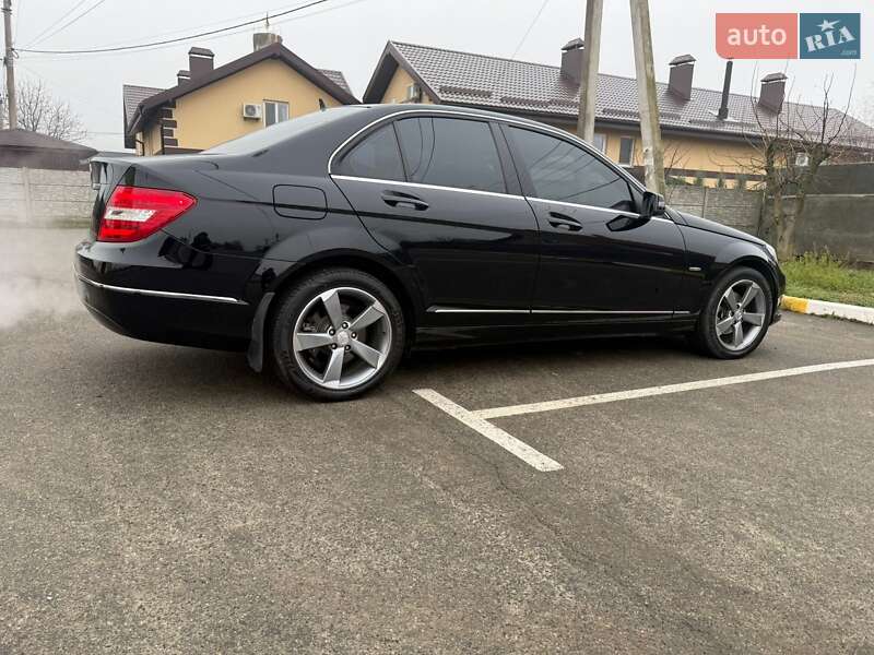 Седан Mercedes-Benz C-Class 2011 в Киеве