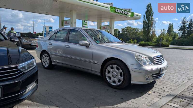 Седан Mercedes-Benz C-Class 2004 в Тернополе