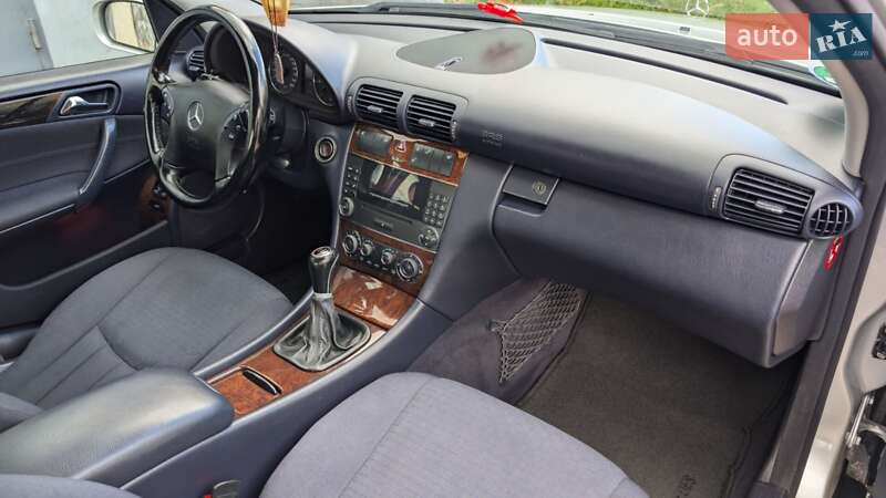 Седан Mercedes-Benz C-Class 2004 в Тернополе