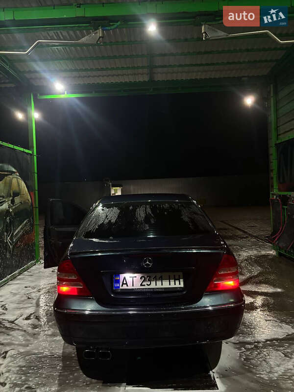 Седан Mercedes-Benz C-Class 2002 в Уторопах