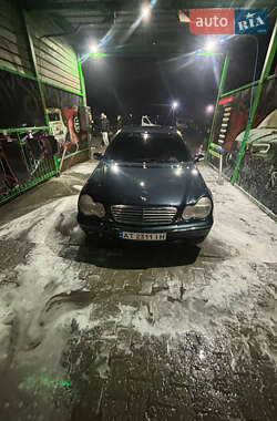 Седан Mercedes-Benz C-Class 2002 в Уторопах