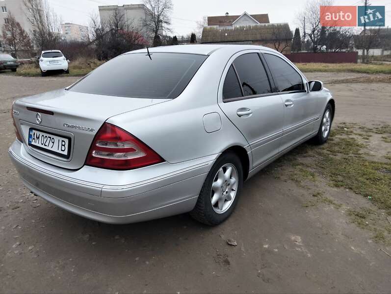Седан Mercedes-Benz C-Class 2001 в Бердичеві