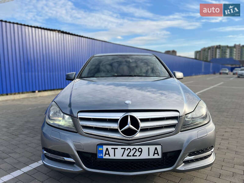 Седан Mercedes-Benz C-Class 2011 в Киеве