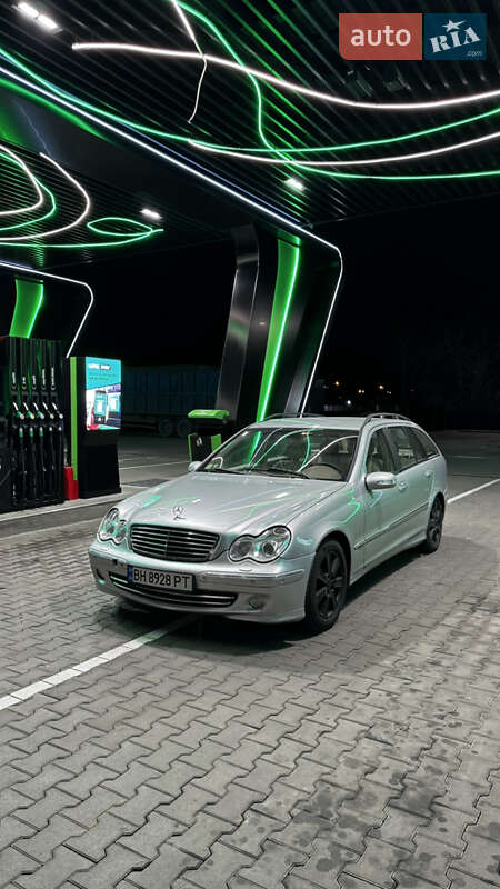 Mercedes-Benz C-Class 2004
