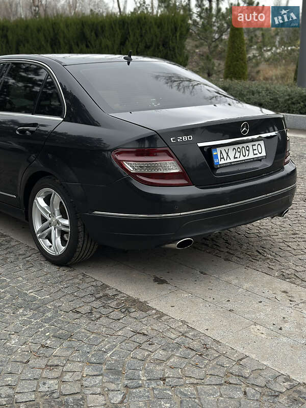 Седан Mercedes-Benz C-Class 2008 в Дніпрі
