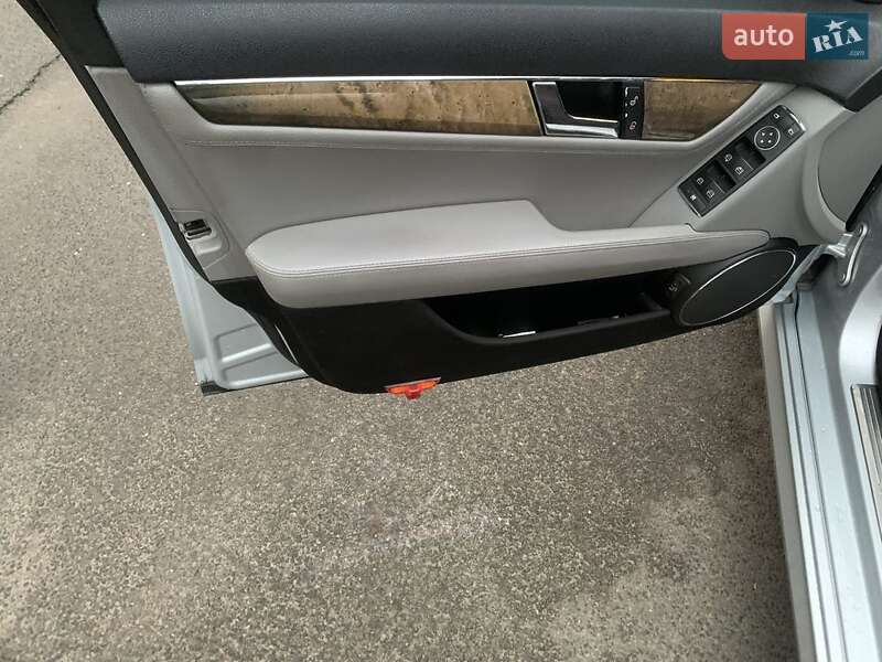 Універсал Mercedes-Benz C-Class 2007 в Луцьку