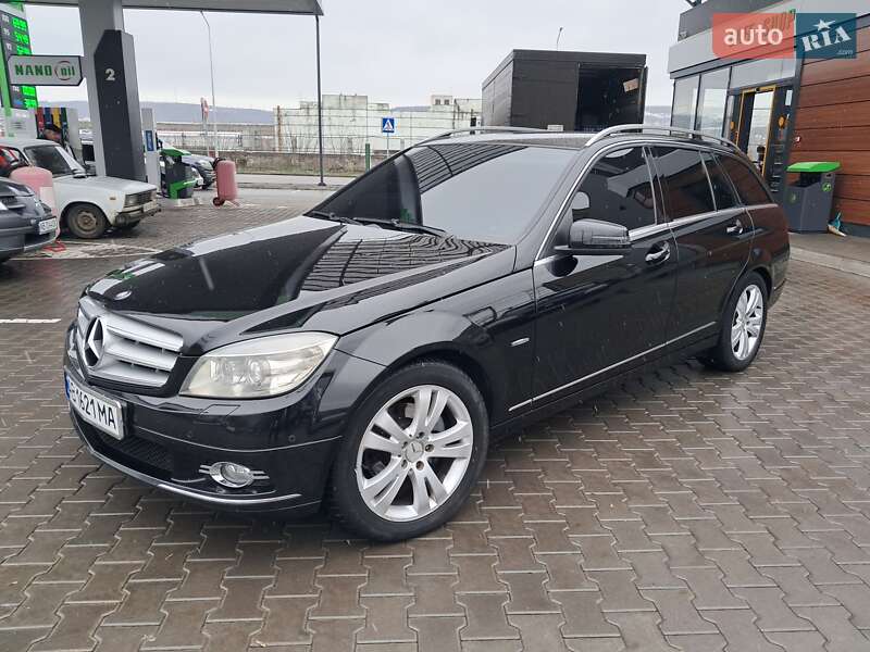 Універсал Mercedes-Benz C-Class 2010 в Могилів-Подільському