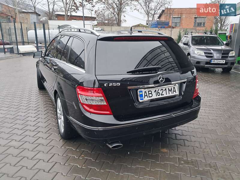 Універсал Mercedes-Benz C-Class 2010 в Могилів-Подільському