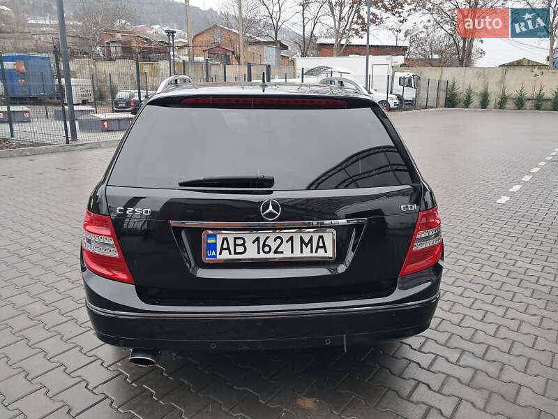 Універсал Mercedes-Benz C-Class 2010 в Могилів-Подільському