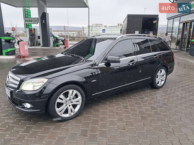Універсал Mercedes-Benz C-Class 2010 в Могилів-Подільському