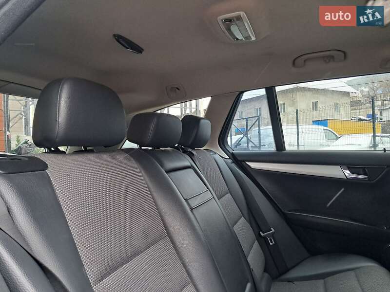 Універсал Mercedes-Benz C-Class 2010 в Могилів-Подільському