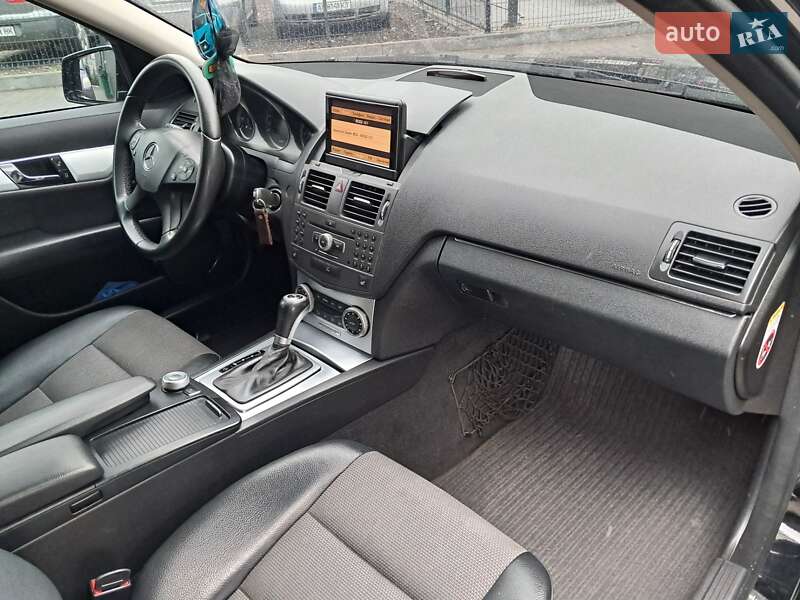 Універсал Mercedes-Benz C-Class 2010 в Могилів-Подільському