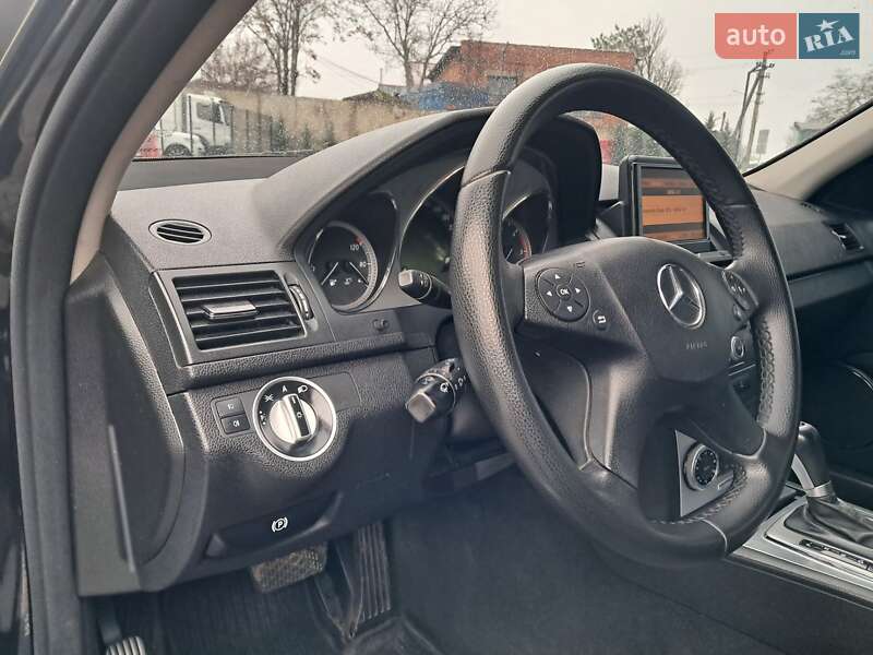 Універсал Mercedes-Benz C-Class 2010 в Могилів-Подільському
