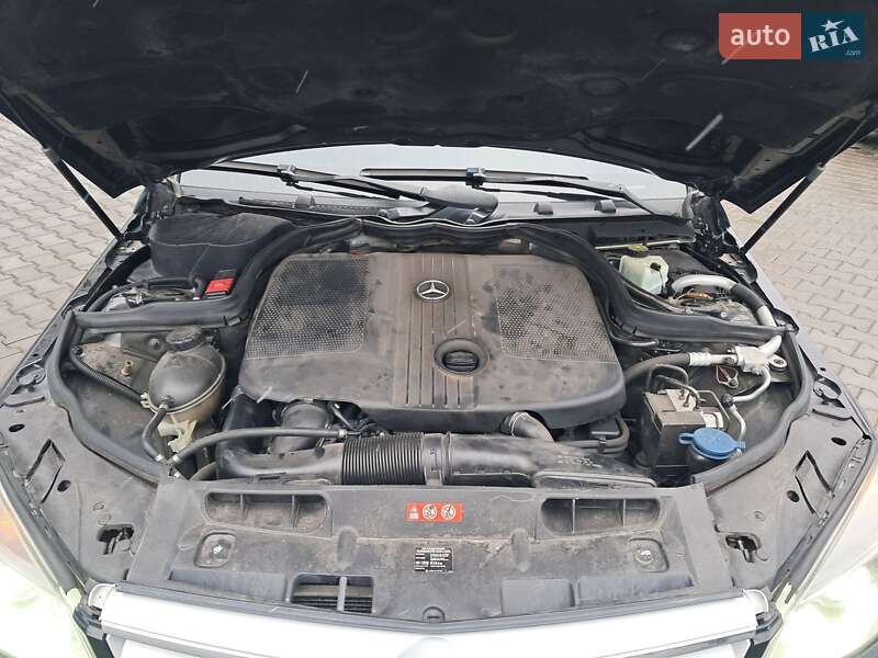 Універсал Mercedes-Benz C-Class 2010 в Могилів-Подільському