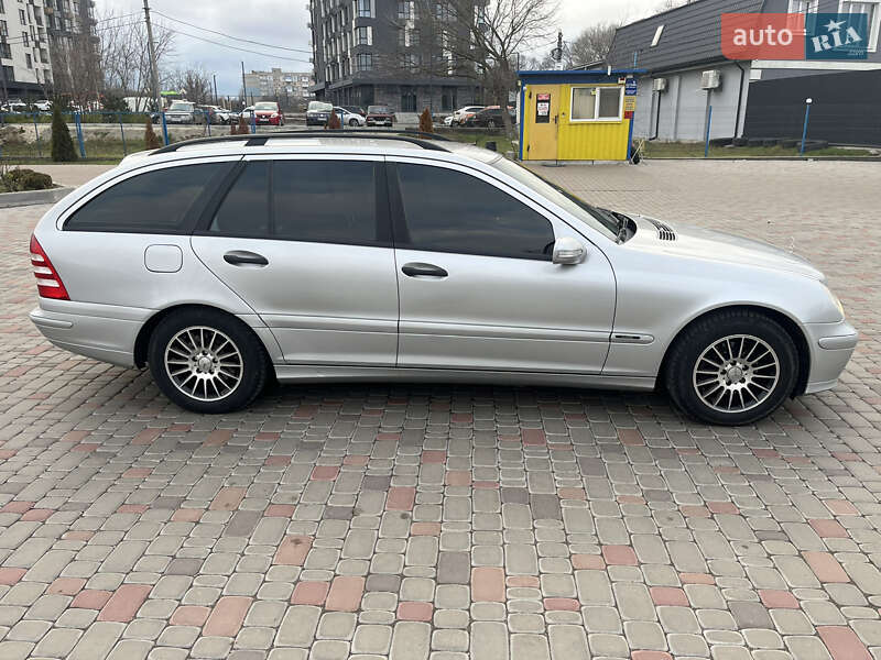 Універсал Mercedes-Benz C-Class 2005 в Кропивницькому