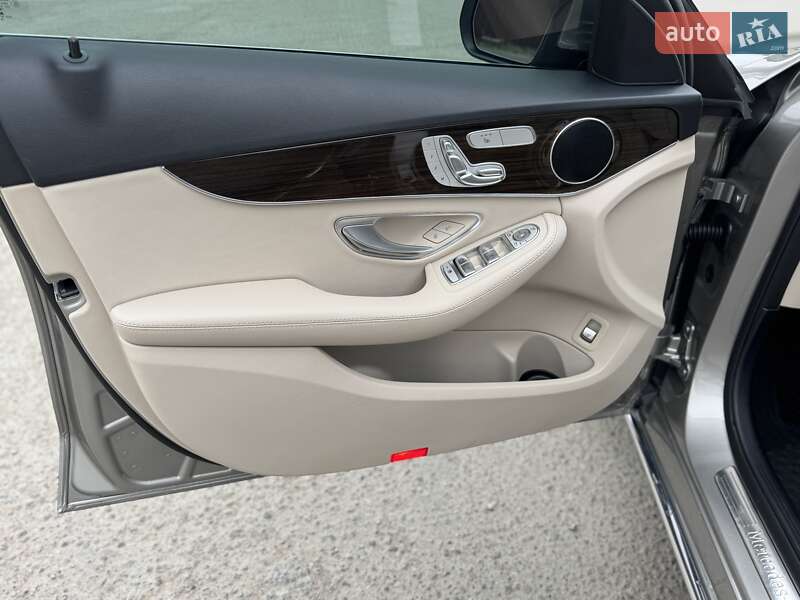 Седан Mercedes-Benz C-Class 2019 в Києві фото 10 Седан Mercedes-Benz C-Class 2019 в Києві
