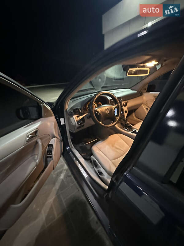 Седан Mercedes-Benz C-Class 2000 в Дніпрі