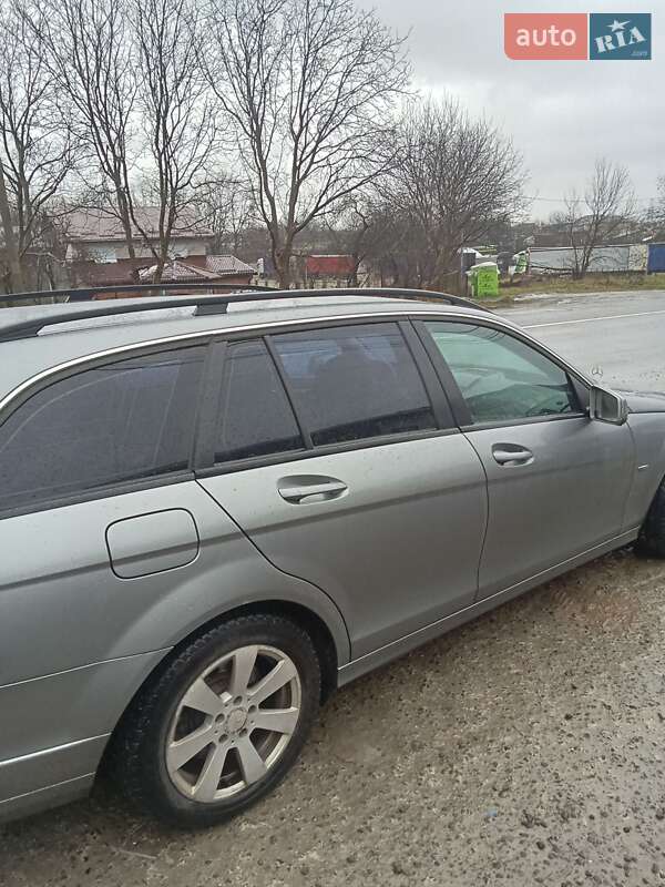 Універсал Mercedes-Benz C-Class 2010 в Львові