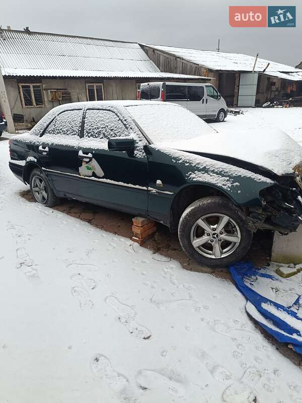 Седан Mercedes-Benz C-Class 2000 в Любомлі
