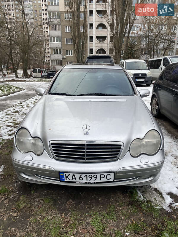 Седан Mercedes-Benz C-Class 2001 в Києві