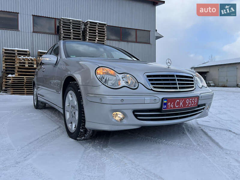 Седан Mercedes-Benz C-Class 2005 в Надвірній