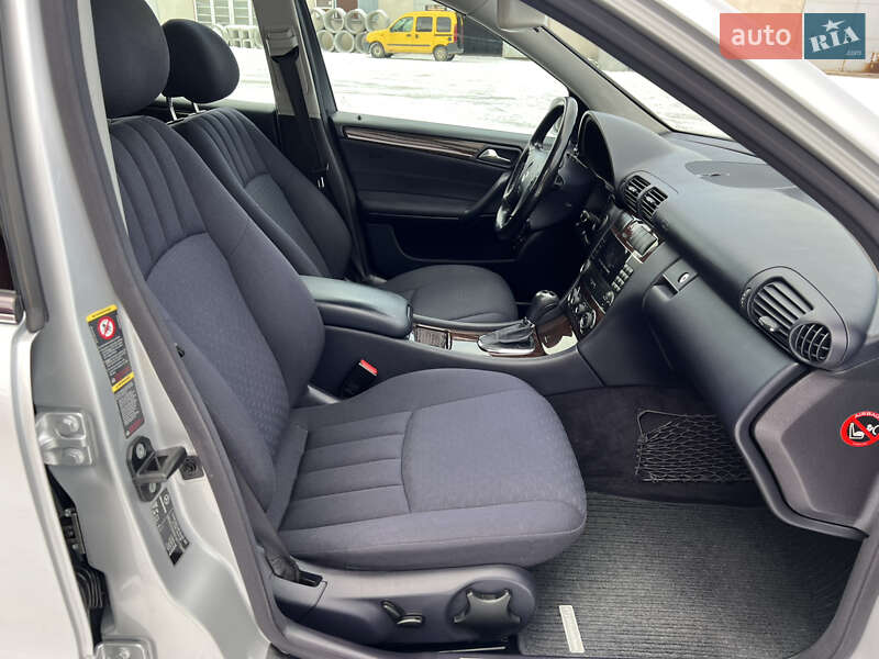 Седан Mercedes-Benz C-Class 2005 в Надвірній