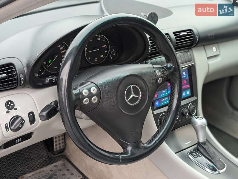 Купе Mercedes-Benz C-Class 2005 в Рівному