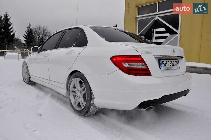 Седан Mercedes-Benz C-Class 2014 в Львові