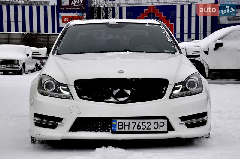 Седан Mercedes-Benz C-Class 2014 в Львові