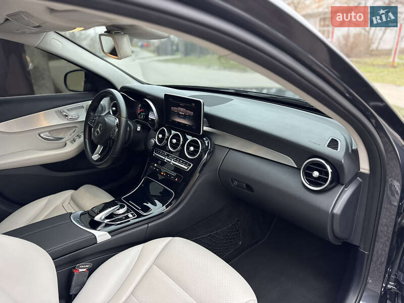 Седан Mercedes-Benz C-Class 2016 в Львове