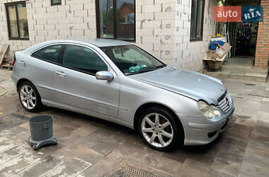 Купе Mercedes-Benz C-Class 2004 в Вышгороде