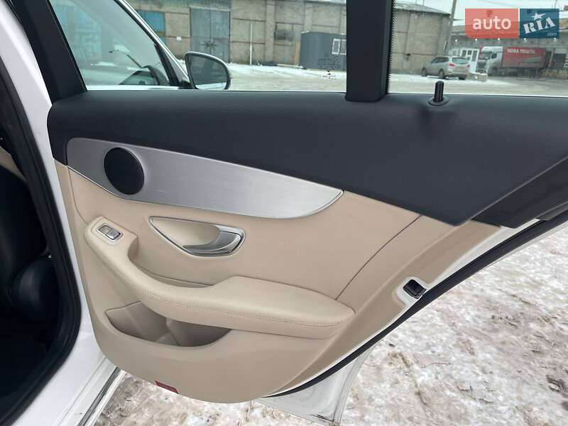 Седан Mercedes-Benz C-Class 2016 в Киеве