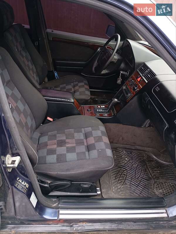 Седан Mercedes-Benz C-Class 1995 в Хмельницком