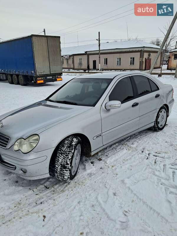 Mercedes-Benz C-Class 2004