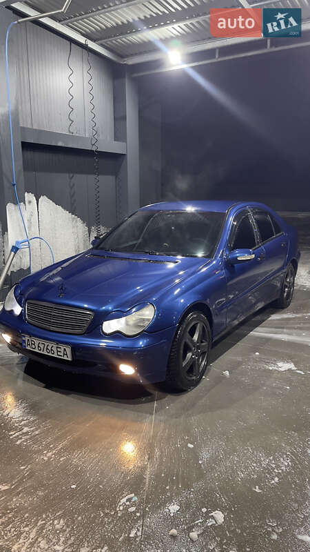 Седан Mercedes-Benz C-Class 2003 в Виннице