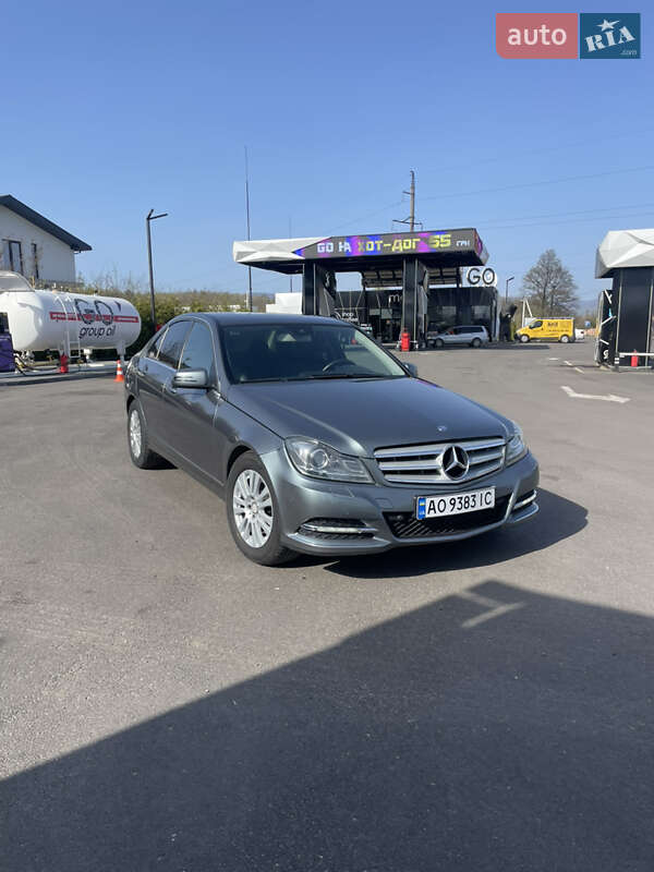 Седан Mercedes-Benz C-Class 2012 в Иршаве