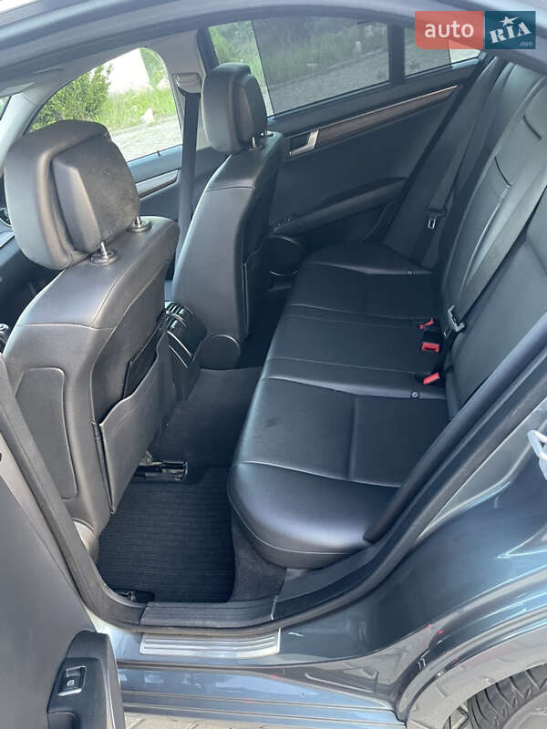 Седан Mercedes-Benz C-Class 2012 в Иршаве