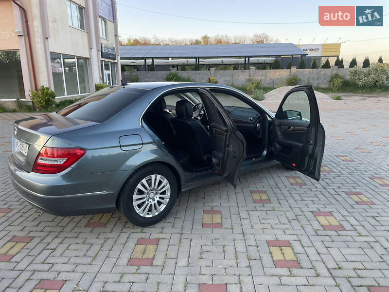 Седан Mercedes-Benz C-Class 2012 в Иршаве