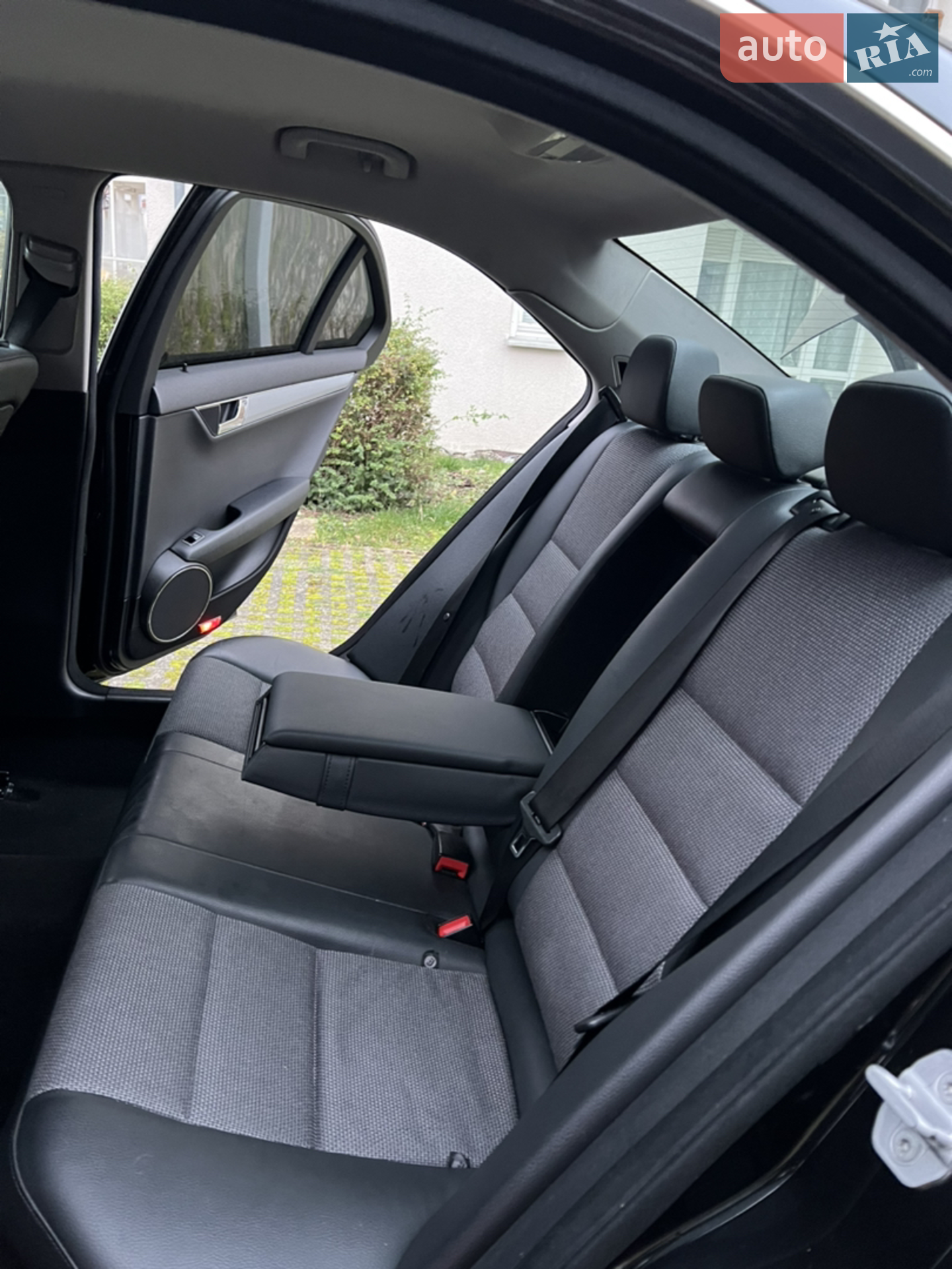 2010 Mercedes-Benz C-klasse - мініатюра 18