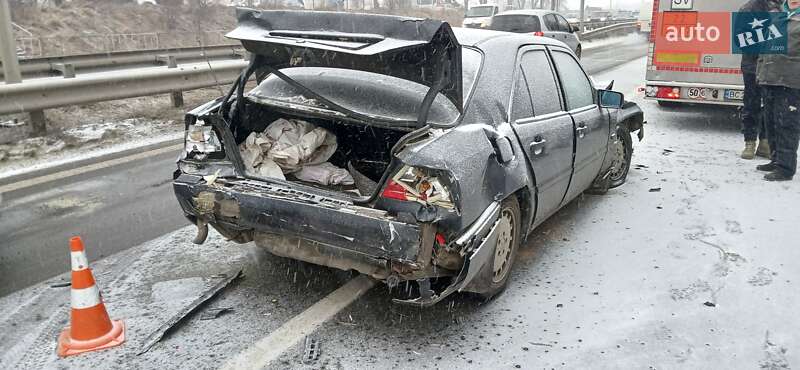 Седан Mercedes-Benz C-Class 1996 в Львове фото 4 Седан Mercedes-Benz C-Class 1996 в Львове