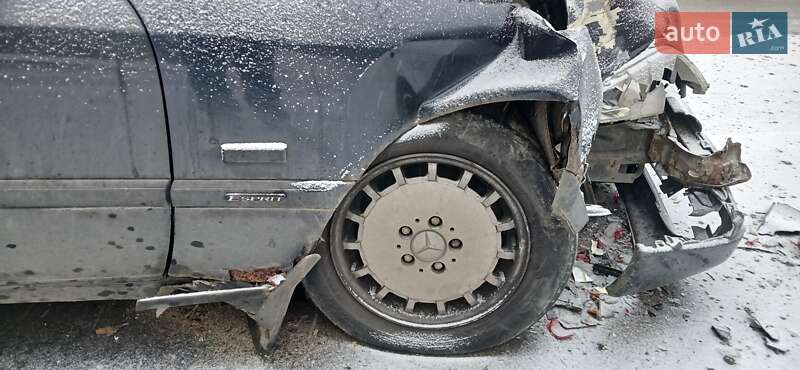 Седан Mercedes-Benz C-Class 1996 в Львове фото 5 Седан Mercedes-Benz C-Class 1996 в Львове